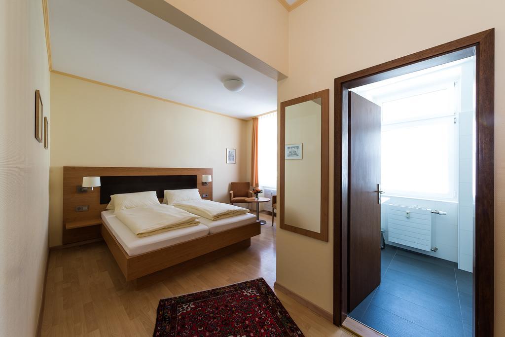 Hotel Hirschen Констанц Екстер'єр фото