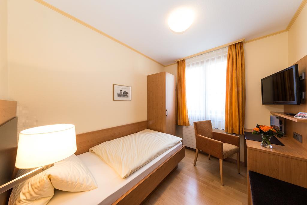 Hotel Hirschen Констанц Екстер'єр фото