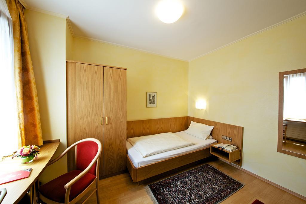 Hotel Hirschen Констанц Екстер'єр фото