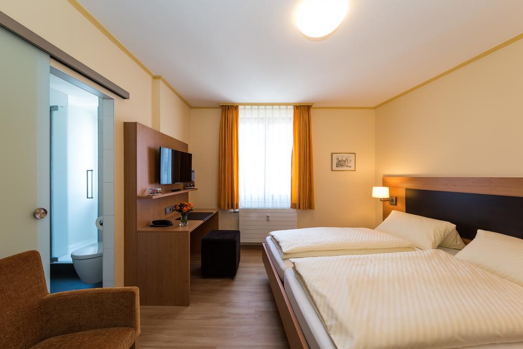Hotel Hirschen Констанц Екстер'єр фото